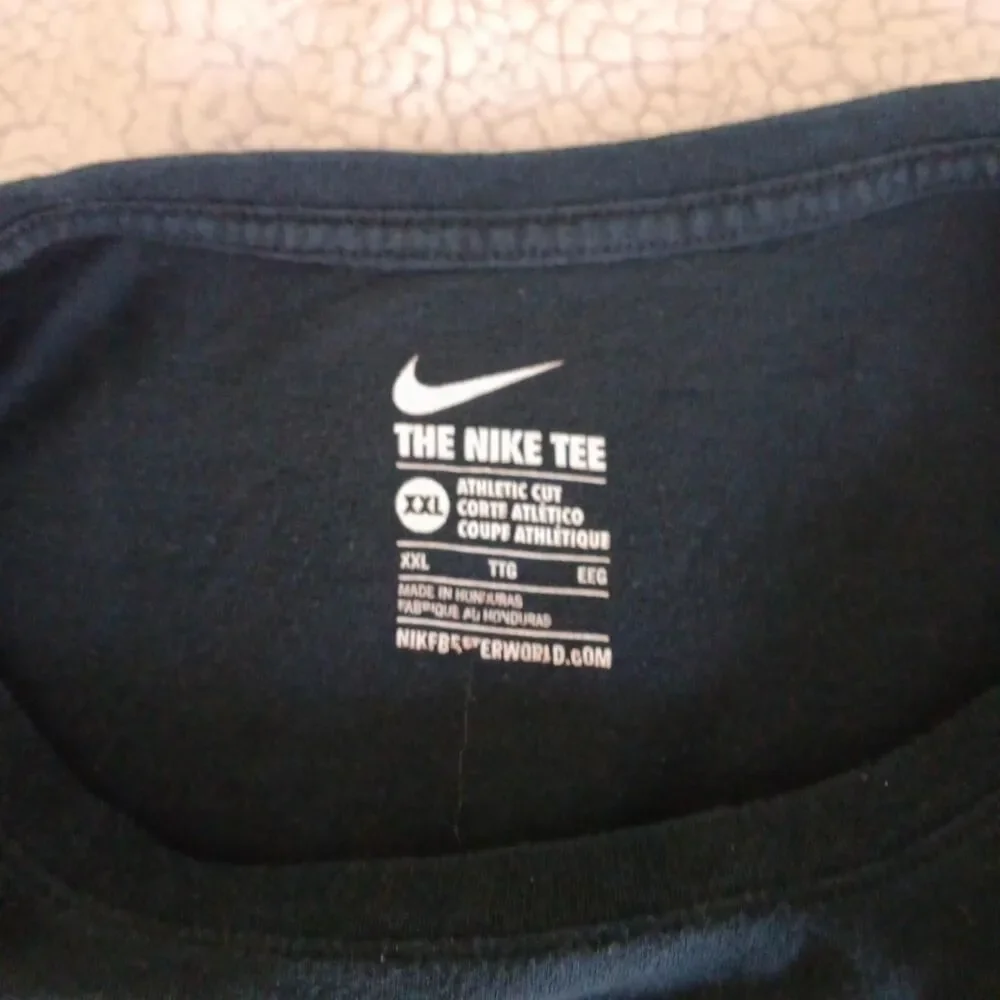 Classic black Nike short sleeve t-shirt XXL